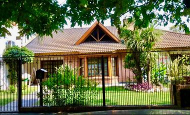 Venta de casa - chalet en Luis Guillon