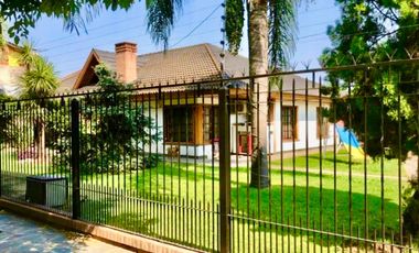 Venta de casa - chalet en Luis Guillon