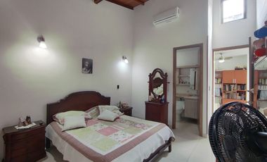 casa en venta en la floresta. Cod V30564