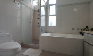 casa en venta en la floresta. Cod V30564