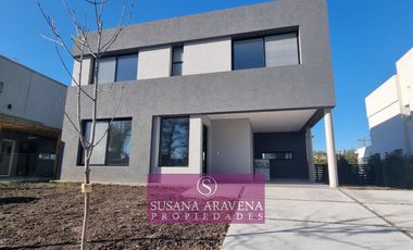 Casa en venta en Santa Elena Pilar del Este