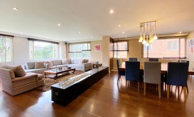 Apartamento penthouse dúplex con terrazas en arriendo Santa Bárbara