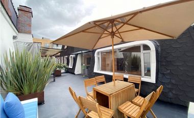 Apartamento penthouse dúplex con terrazas en arriendo Santa Bárbara
