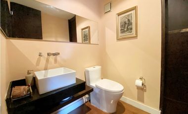 Apartamento penthouse dúplex con terrazas en arriendo Santa Bárbara