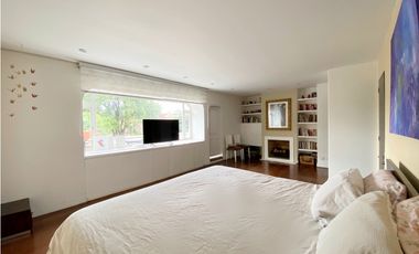 Apartamento penthouse dúplex con terrazas en arriendo Santa Bárbara