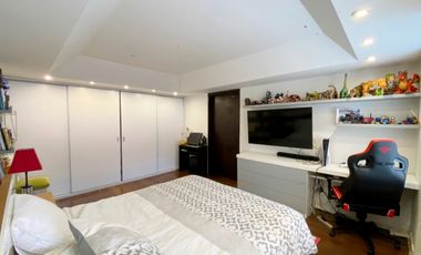 Apartamento penthouse dúplex con terrazas en arriendo Santa Bárbara