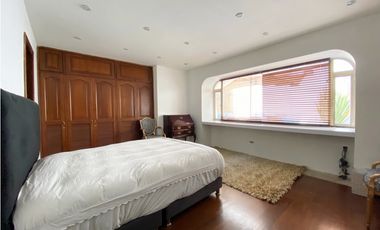 Apartamento penthouse dúplex con terrazas en arriendo Santa Bárbara