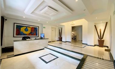 Apartamento penthouse dúplex con terrazas en arriendo Santa Bárbara