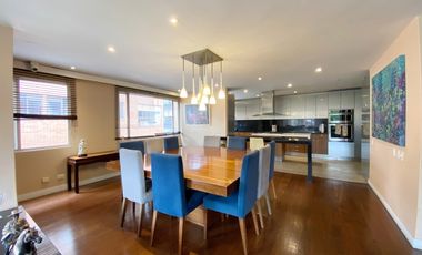 Apartamento penthouse dúplex con terrazas en arriendo Santa Bárbara