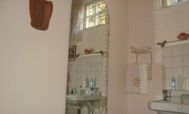 Venta casa 7 dorm, mansarda, gran jardín, Miraflores, Viña