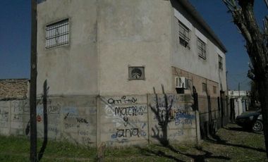 Amplia Casa y departamentos a Terminar - Esteban Echeverria, Monte Grande