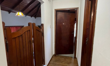 CASA EN VENTA, 5 AMBIENTES. SANTA TERESITA