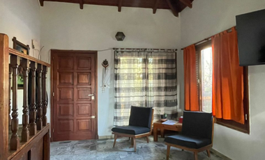 CASA EN VENTA, 5 AMBIENTES. SANTA TERESITA