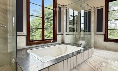 Rumah Mewah Baru Full Furnished Muat 15 Mobil Dikemang Dalam