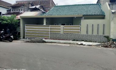 Rumah modern minimalis siap huni di tengah kota Jogja
