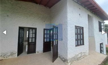venta de casa campestre de 713 M2 en 380 mill en La Mesa Cund.