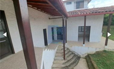venta de casa campestre de 713 M2 en 380 mill en La Mesa Cund.