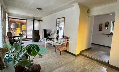 Casa en Venta en COD35747 Barrio Bayona a media cuadra Javiera Carrera