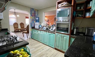 Casa en Venta en COD35747 Barrio Bayona a media cuadra Javiera Carrera