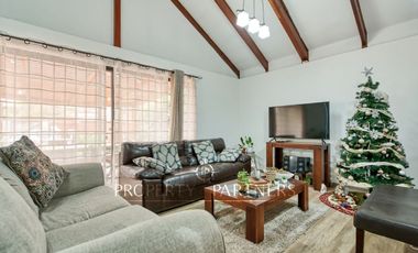 CÓMODA CASA EN BARRIO CERRADO. PEÑALOLÉN