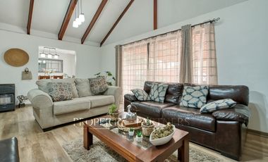 CÓMODA CASA EN BARRIO CERRADO. PEÑALOLÉN