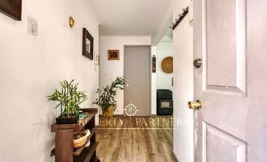 CÓMODA CASA EN BARRIO CERRADO. PEÑALOLÉN