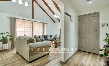 CÓMODA CASA EN BARRIO CERRADO. PEÑALOLÉN