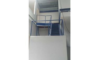 VENTA DE GALERA 600 METROS RO ABAJO