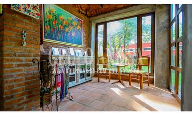 Se Vende Casa de Montaña con Arquitectura Única en Altos del Maria