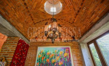 Se Vende Casa de Montaña con Arquitectura Única en Altos del Maria