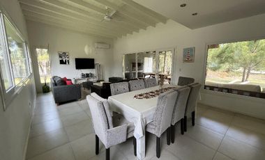 Casa en Alquiler- Golf 2 Lote 660 de Costa Esmeralda - Fondo al boulevard
