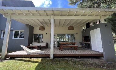 Casa en Alquiler- Golf 2 Lote 660 de Costa Esmeralda - Fondo al boulevard