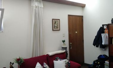 EXCELENTE DEPTO DE 3 AMB AMPLIO Y LUMINOSO A METROS DE CENTRO COMERCIAL.