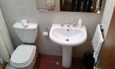 EXCELENTE DEPTO DE 3 AMB AMPLIO Y LUMINOSO A METROS DE CENTRO COMERCIAL.