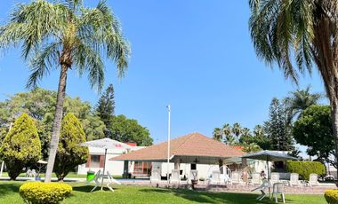 A un paso del Lago de Tequesquitengo