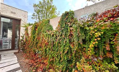 4 DORM + SERVICIO - CONDOMINIO - EXCELENTE OPORTUNIDAD