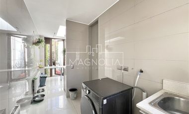 4 DORM + SERVICIO - CONDOMINIO - EXCELENTE OPORTUNIDAD