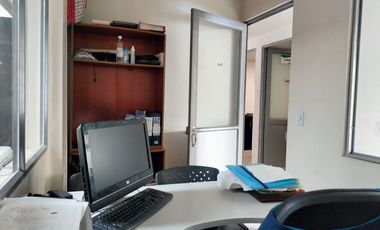 oficina en arriendo en la igualdad. Cod A113275