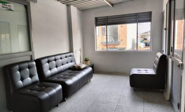oficina en arriendo en la igualdad. Cod A113275