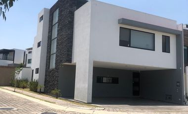 HERMOSA CASA EN  RENTA EN PUEBLA  LOMAS DE ANGELOPOLIS