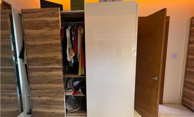 Venta de Casa con Piscina  en Altos del Golf