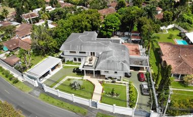 Venta de Casa con Piscina  en Altos del Golf