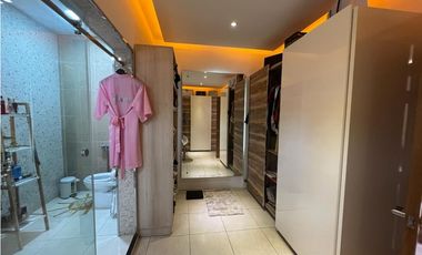 Venta de Casa con Piscina  en Altos del Golf