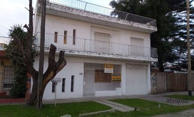 Casa en venta de 4 dormitorios c/ cochera en Ituzaingó Sur