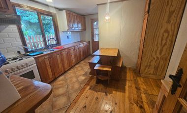 CASA ASILADA DE 3 PISOS EN LOS MOLINOS