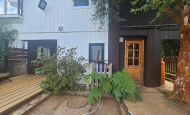 CASA ASILADA DE 3 PISOS EN LOS MOLINOS