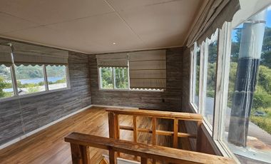 CASA ASILADA DE 3 PISOS EN LOS MOLINOS