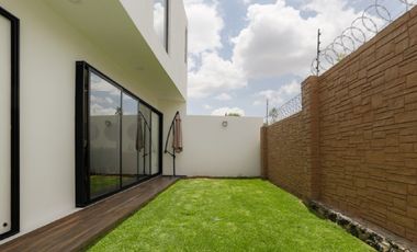 Casa en venta en Lomas de Angelópolis II, excelente ubicación!
