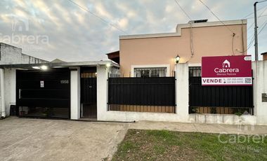 Venta Casa 2 dormitorios en Los Hornos, La Plata.