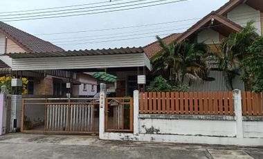 House for sale in the corner of Saen Manee Village1,Phantong